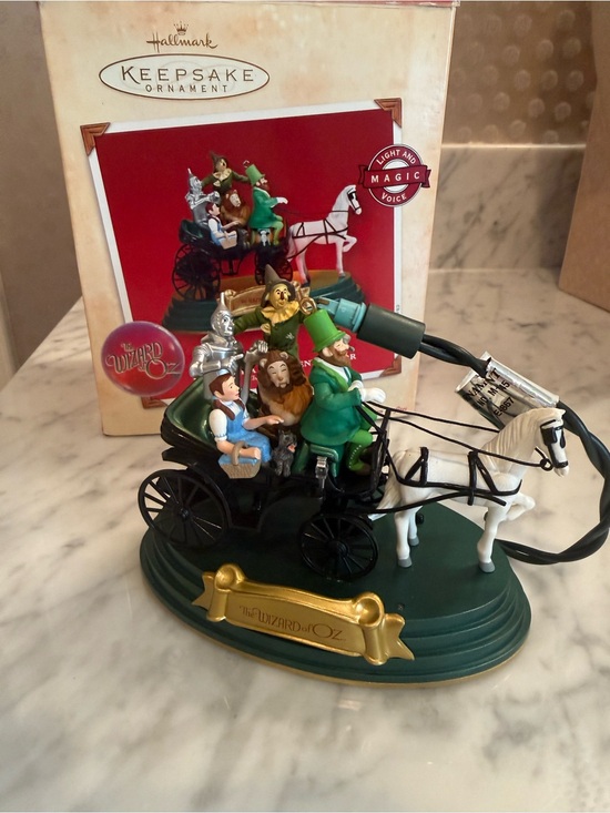 Hallmark Other - Hallmark 2002 Wizard of Oz Horse of a Different Color Light Magic Voice Ornament